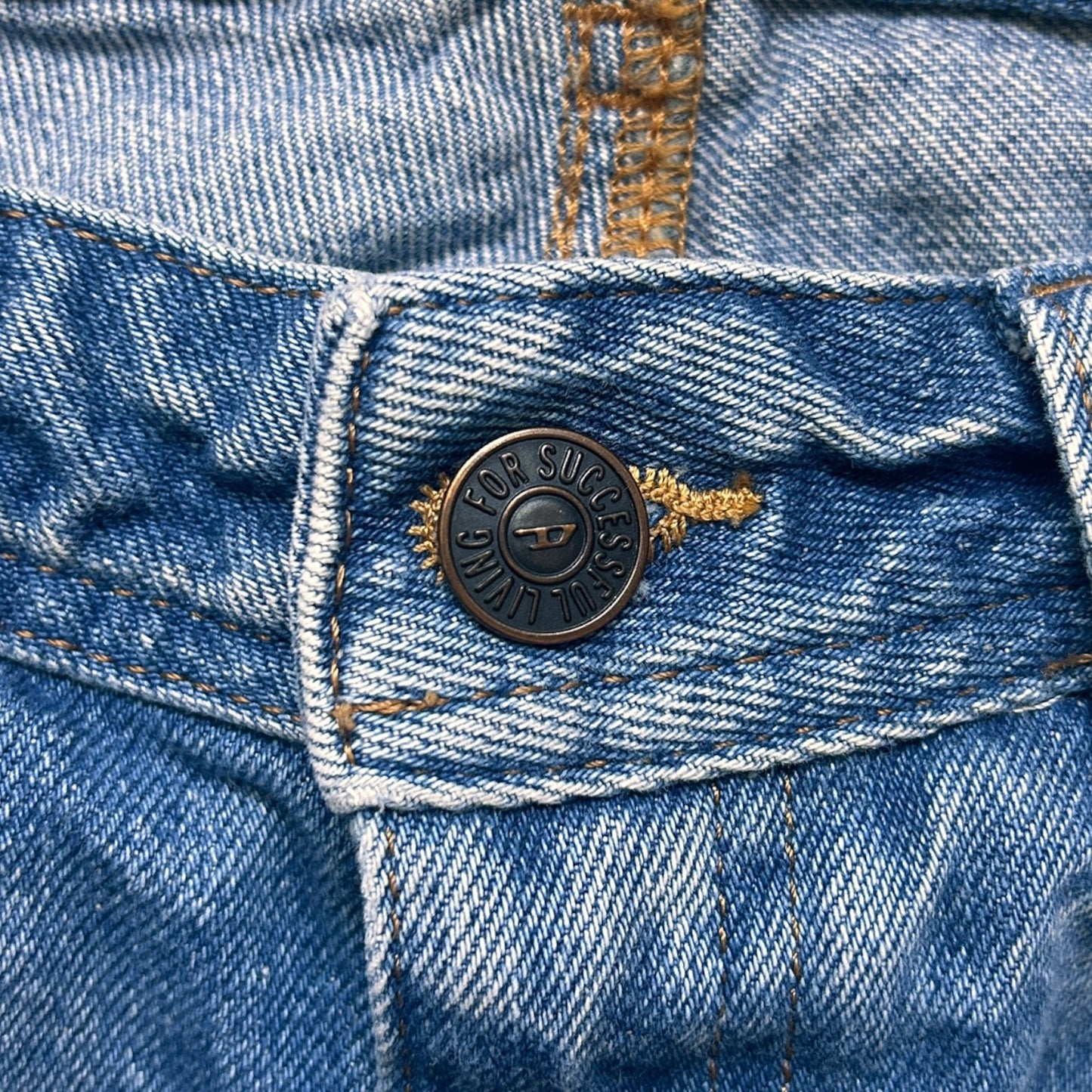 Diesel Bootcut Jeans W26/L31 - Ex Materia