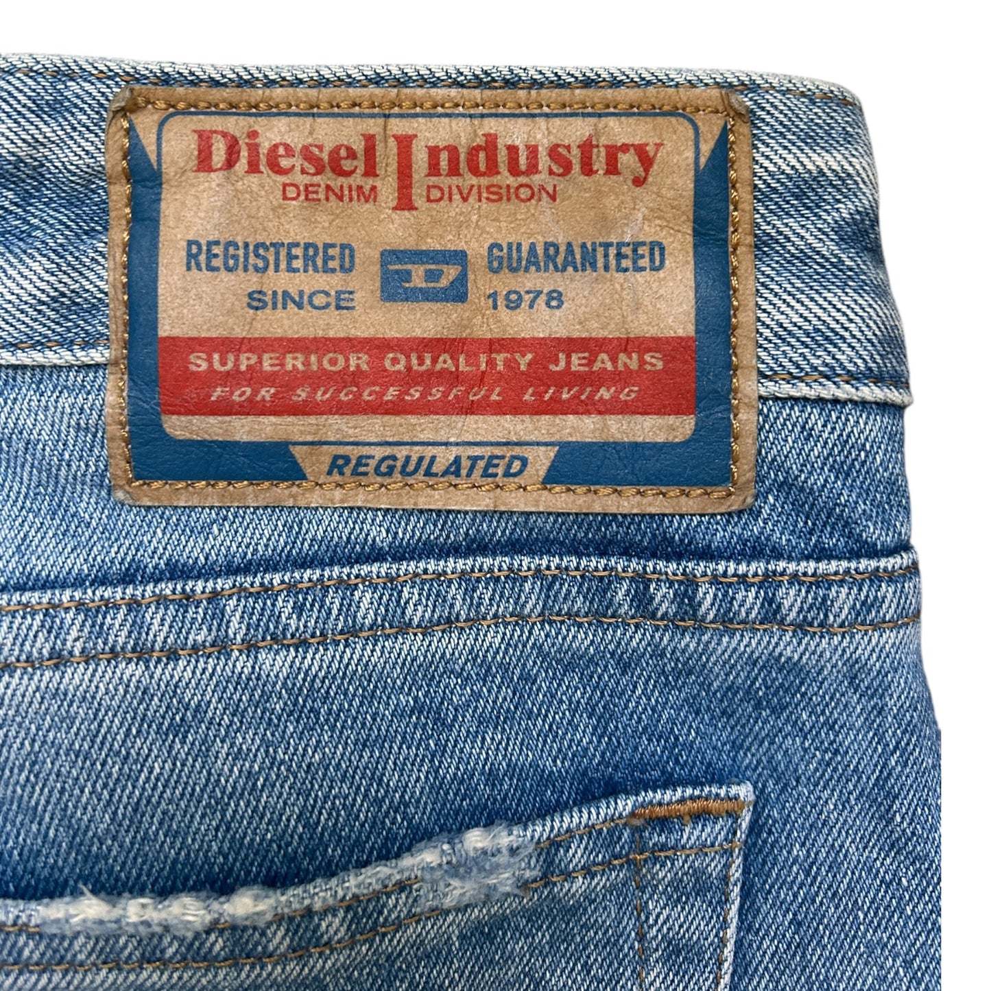Diesel Bootcut Jeans W26/L31 - Ex Materia