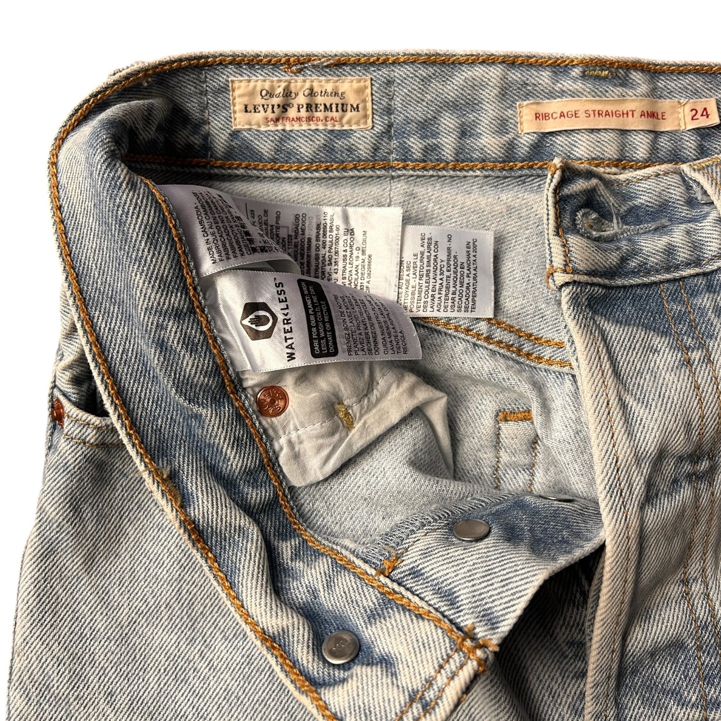 Levi’s Ribcage Straight Ankle Jeans W24L27 - Ex Materia